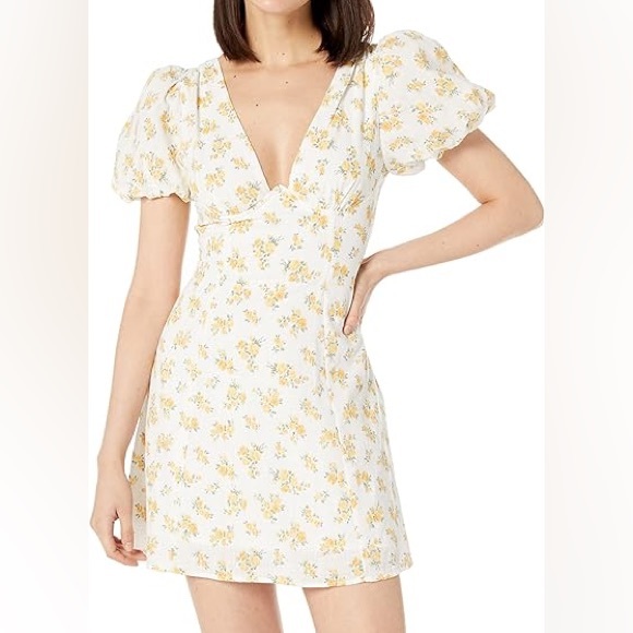 NWT Medium ASTR 100% Cotton Lovegrove Dress in White Yellow Floral $128 Revolve - Picture 8 of 15